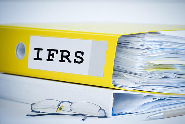 強まる会計基準の国際化の流れ。IFRS15号の導入による影響は？